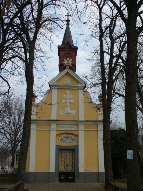 A j�szap�ti Szent Roz�lia (hivatalosan: Sz�z M�ria neve) k�polna.
